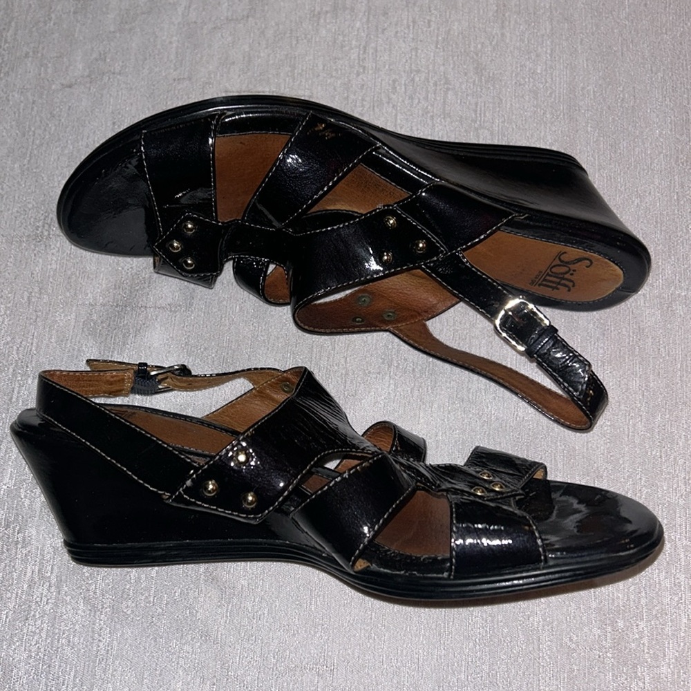 Sofft Patent Leather Black Wedge Studded Sandals Comfort Size 10 Preowned - Picture 9 of 12